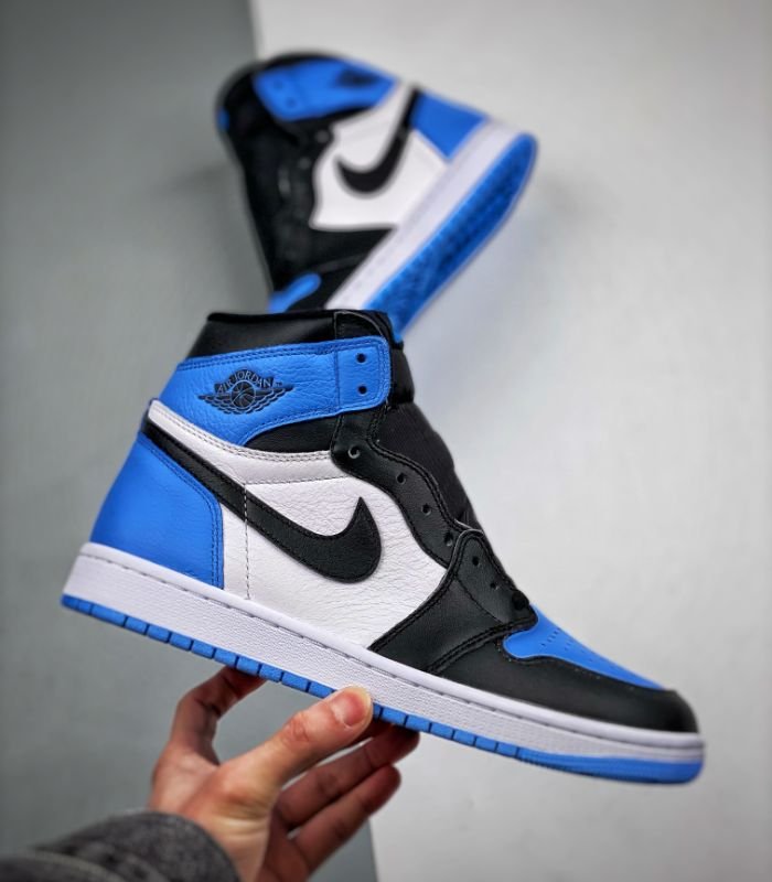 Air-Jordan-1-Retro-High-OG-UNC-Toe-DZ5485-400-3