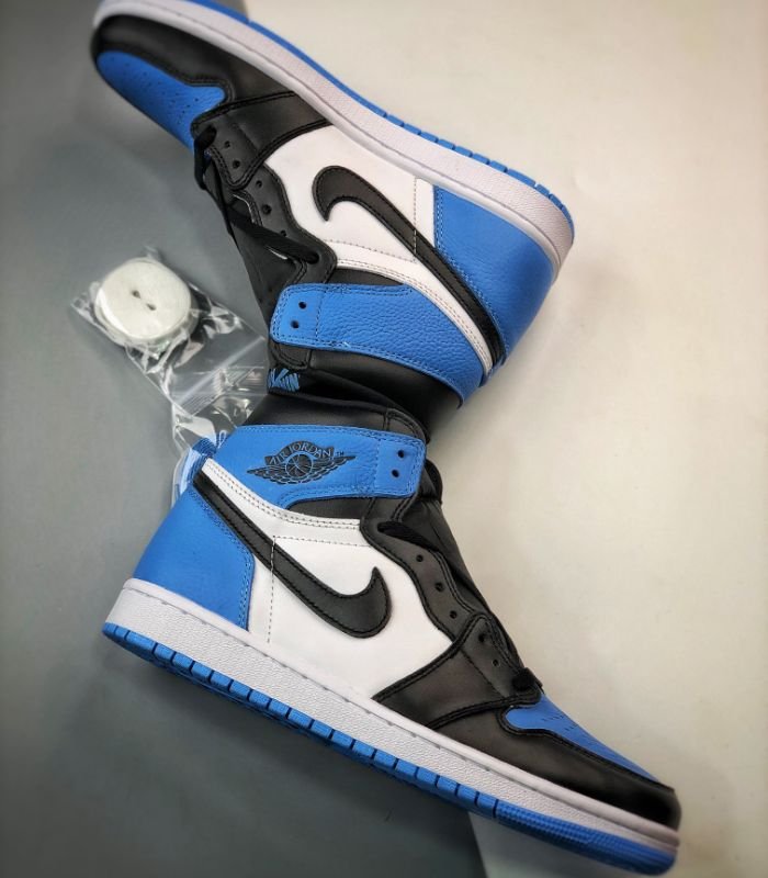 Air-Jordan-1-Retro-High-OG-UNC-Toe-DZ5485-400-5