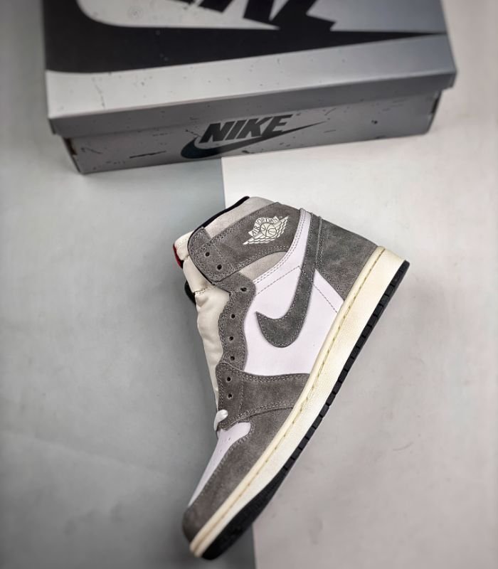 Air-Jordan-1-Retro-High-OG-Washed-Black-DZ5485-051-4