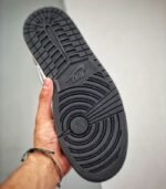 Air-Jordan-1-Retro-High-OG-Washed-Black-DZ5485-051-6