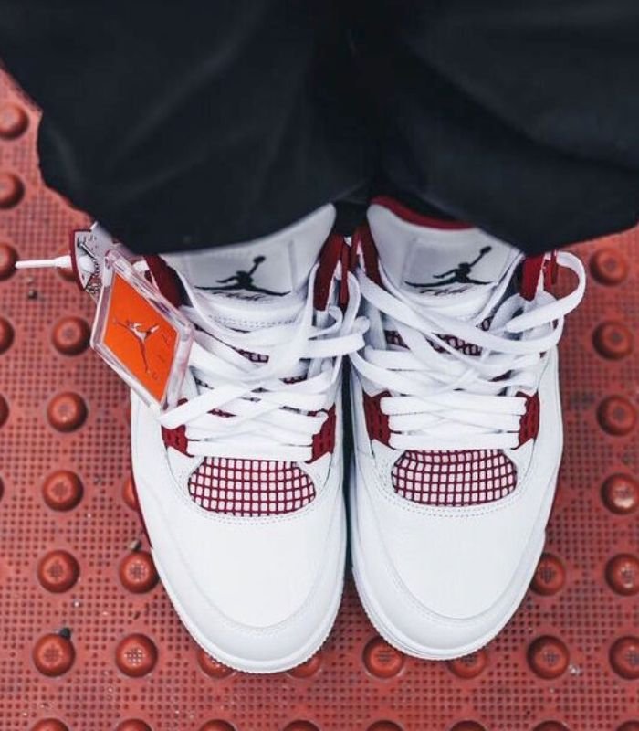 Air-Jordan-4-Alternate-89-51.jpg