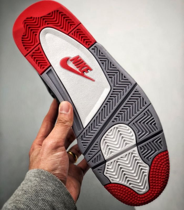 Air-Jordan-4-Retro-Bred-2020-308497-060