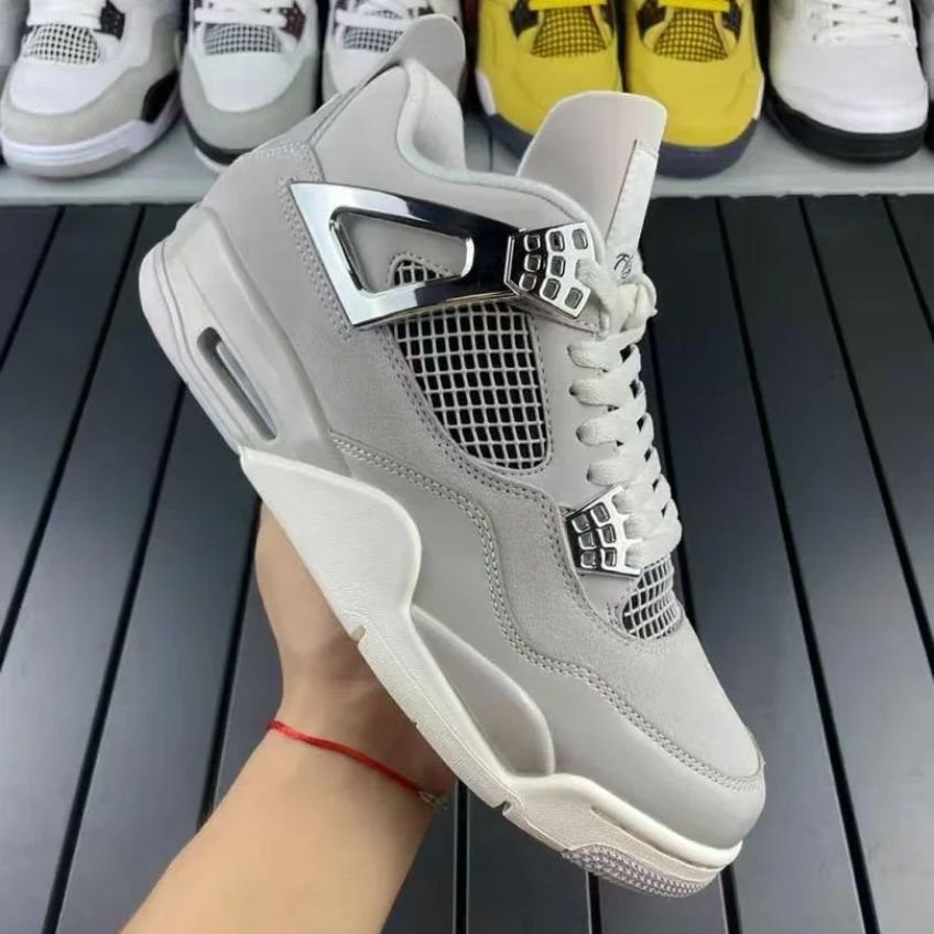 Air-Jordan-4-Retro-Frozen-Moments-AQ9129-001-2.jpg