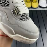 Air-Jordan-4-Retro-Frozen-Moments-AQ9129-001-3.jpg