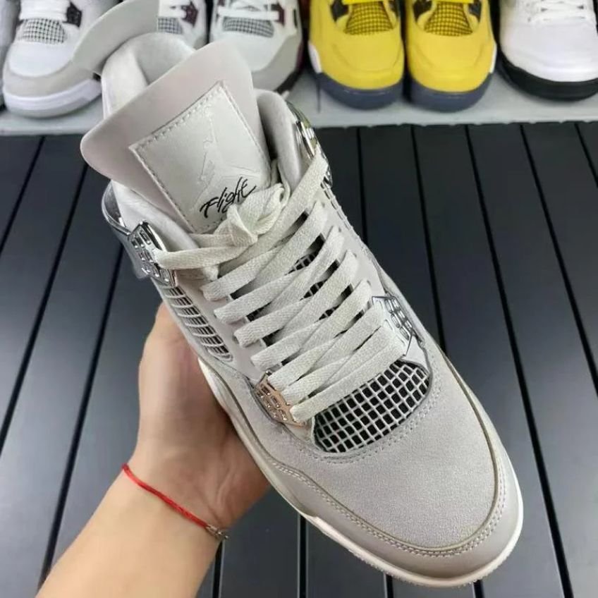 Air-Jordan-4-Retro-Frozen-Moments-AQ9129-001-5.jpg