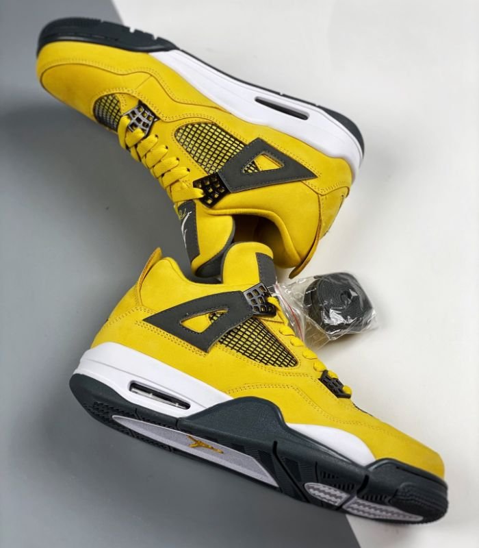 Air-Jordan-4-Retro-Lightning-2025-CT8527-700.jpg