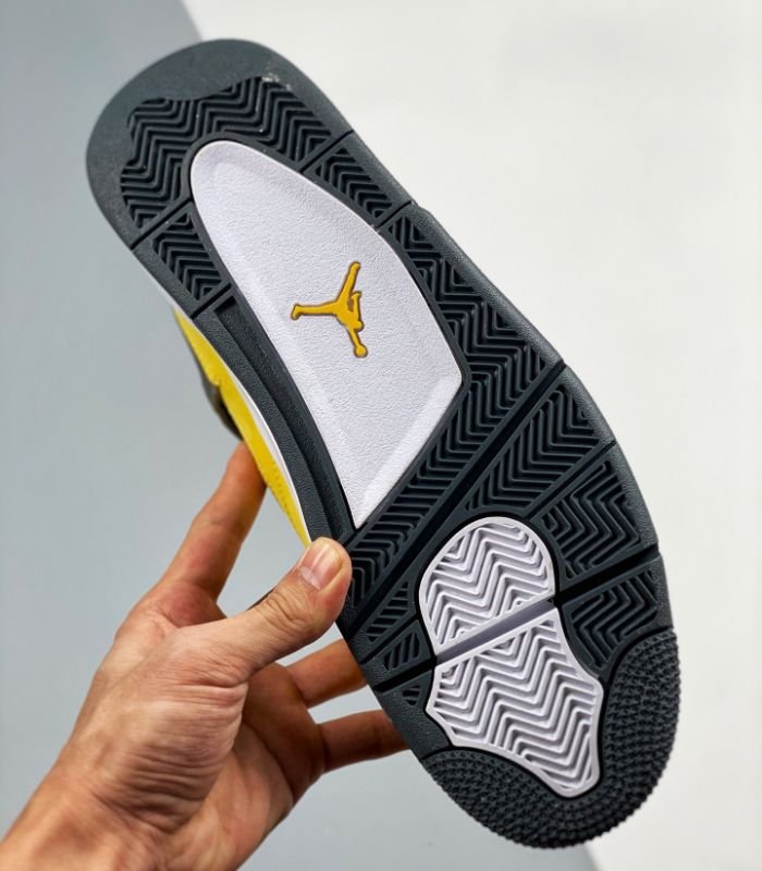 Air-Jordan-4-Retro-Lightning-2026-CT8527-700.jpg