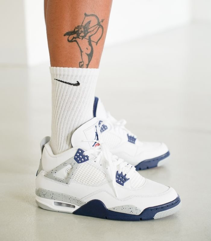Air-Jordan-4-Retro-Midnight-Navy-DH6927-140-1.jpg