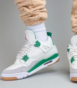 Air Jordan 4 SB Pine Green