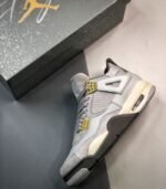 Air-Jordan-4-Retro-SE-Craft-Photon-Dust-DV3742-021-4.jpg