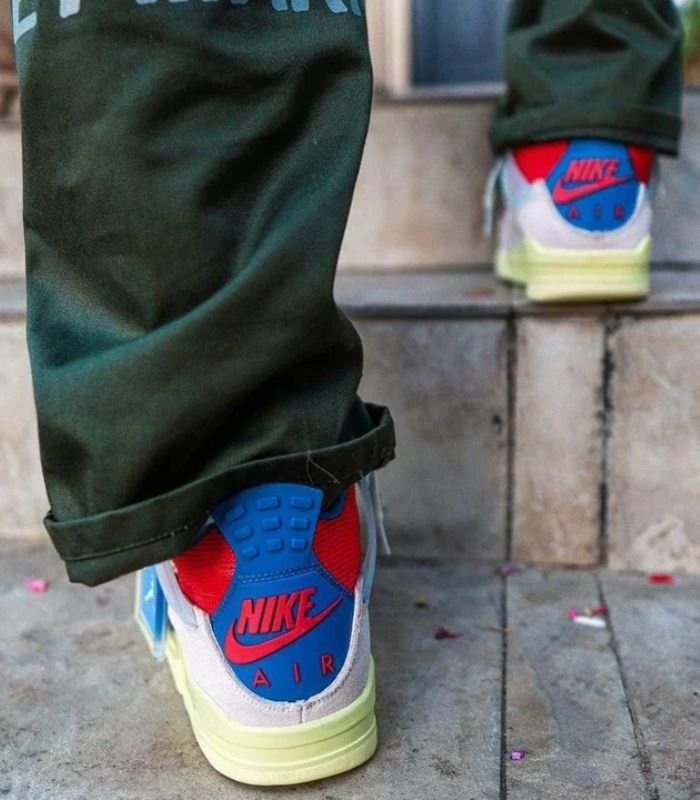 Air-Jordan-4-Retro-SP-Union-Guava-Ice-6_720x.jpg