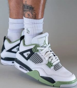 Air Jordan 4 Seafoam (Women's)