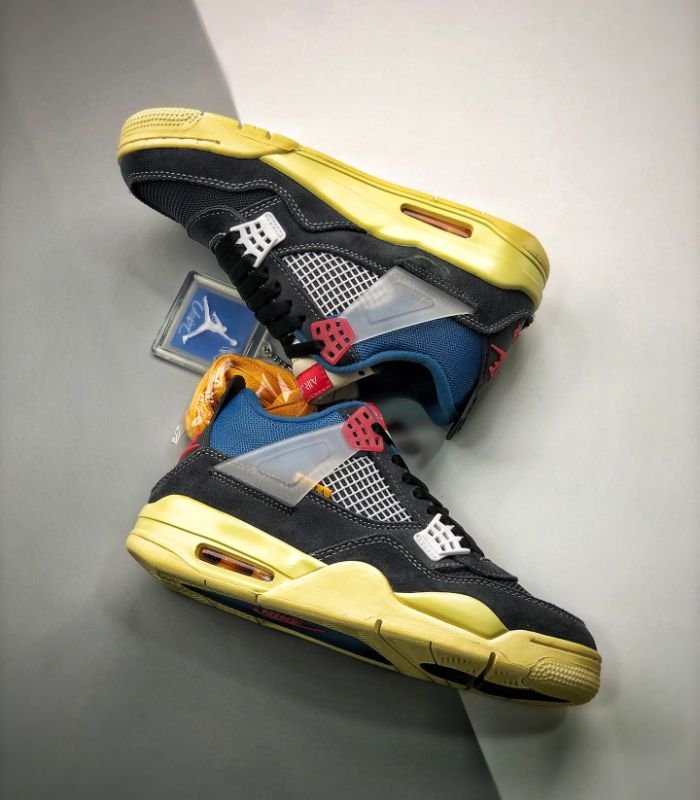 Air-Jordan-4-Retro-Union-Off-Noir-DC9533-001-2.jpg