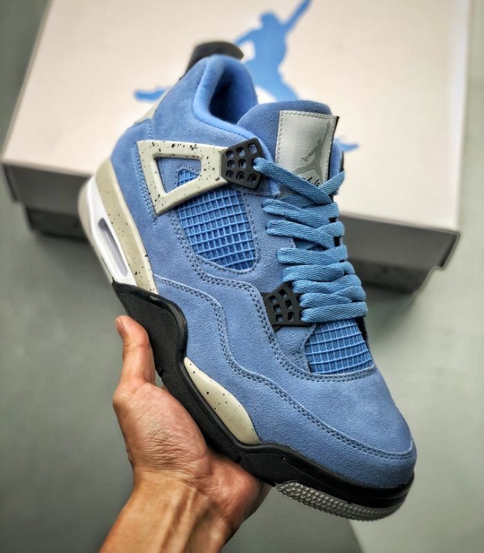 Air-Jordan-4-Retro-University-Blue-CT8527-400-2.jpg