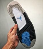 Air-Jordan-4-Retro-University-Blue-CT8527-400-6.jpg