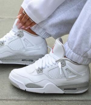 Air Jordan 4 bianche Oreo (2021)