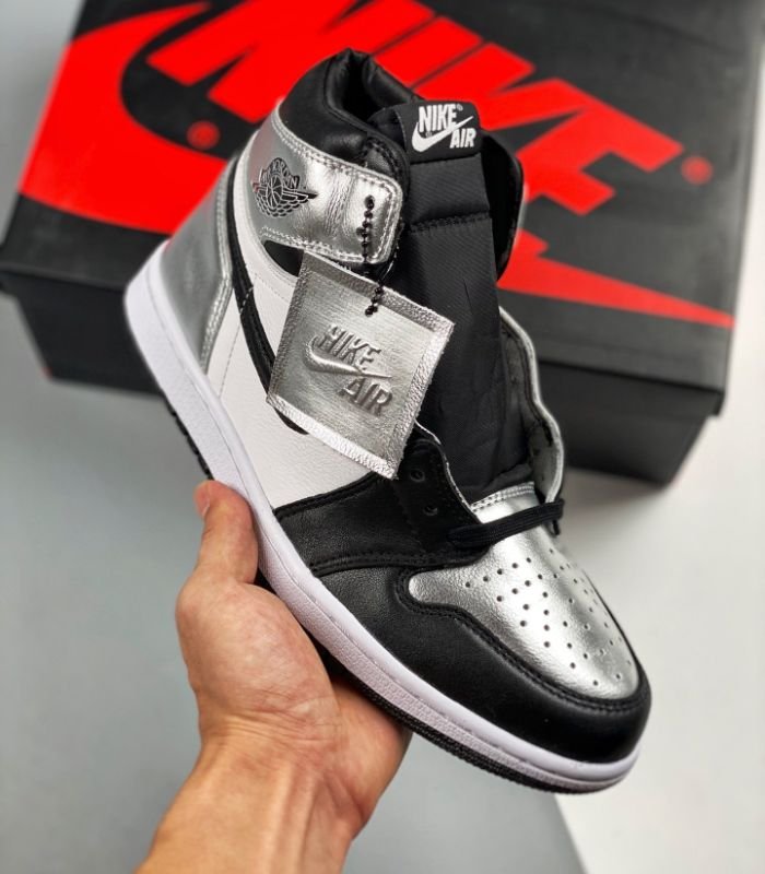 Jordan-1-Retro-High-Silver-Toe-Womens-CD0461-001-2