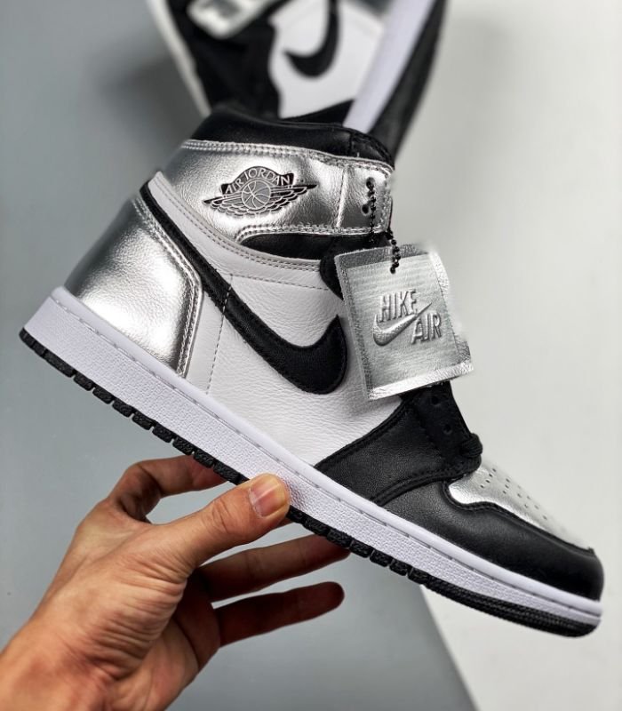 Jordan-1-Retro-High-Silver-Toe-Womens-CD0461-001-4