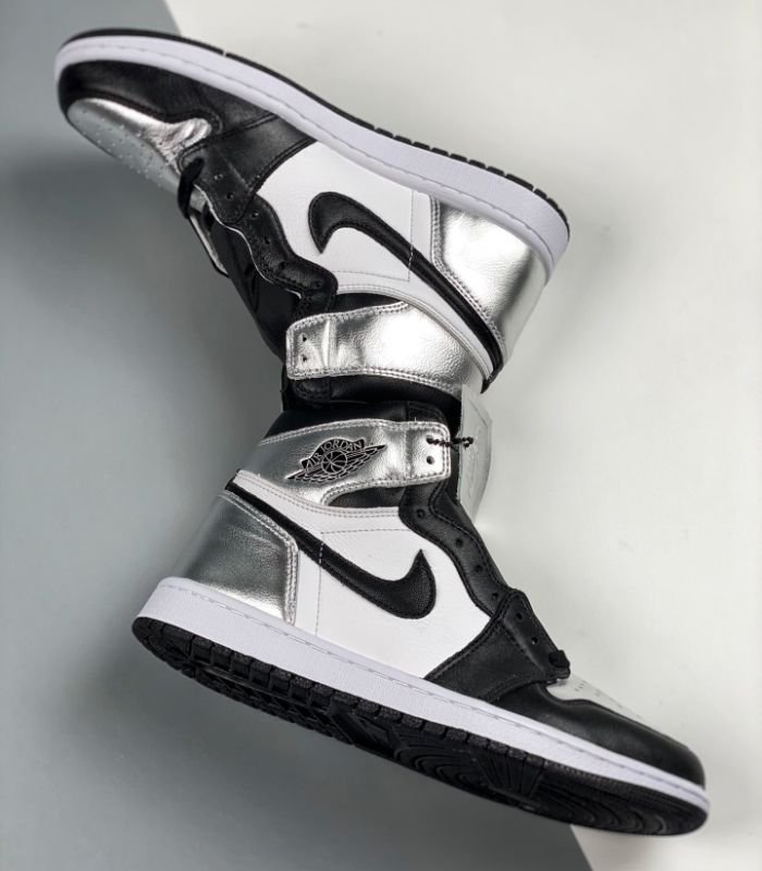 Jordan-1-Retro-High-Silver-Toe-Womens-CD0461-001-5
