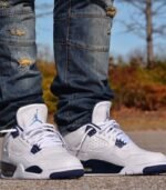 New-Images-of-The-Air-Jordan-4-Columbia-2.jpg