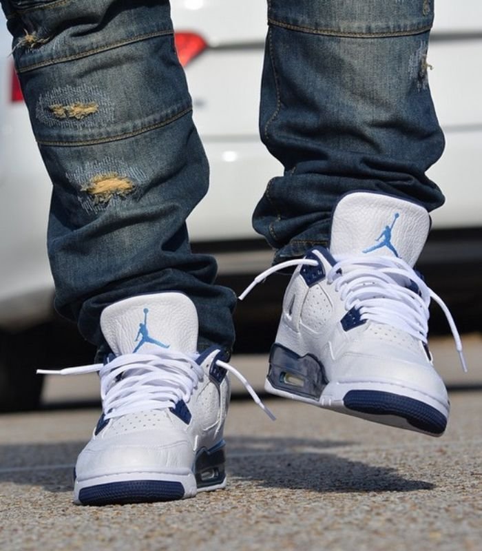 New-Images-of-The-Air-Jordan-4-Columbia-3.jpg