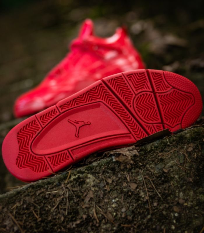 air-jordan-11lab4-university-red-719864-600-9.jpg