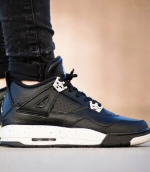 Air Jordan 4 Retro Oreo (2015)