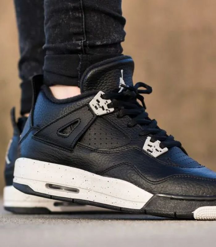 air-jordan-4-kids-sizes-oreo-arriving-03.jpg