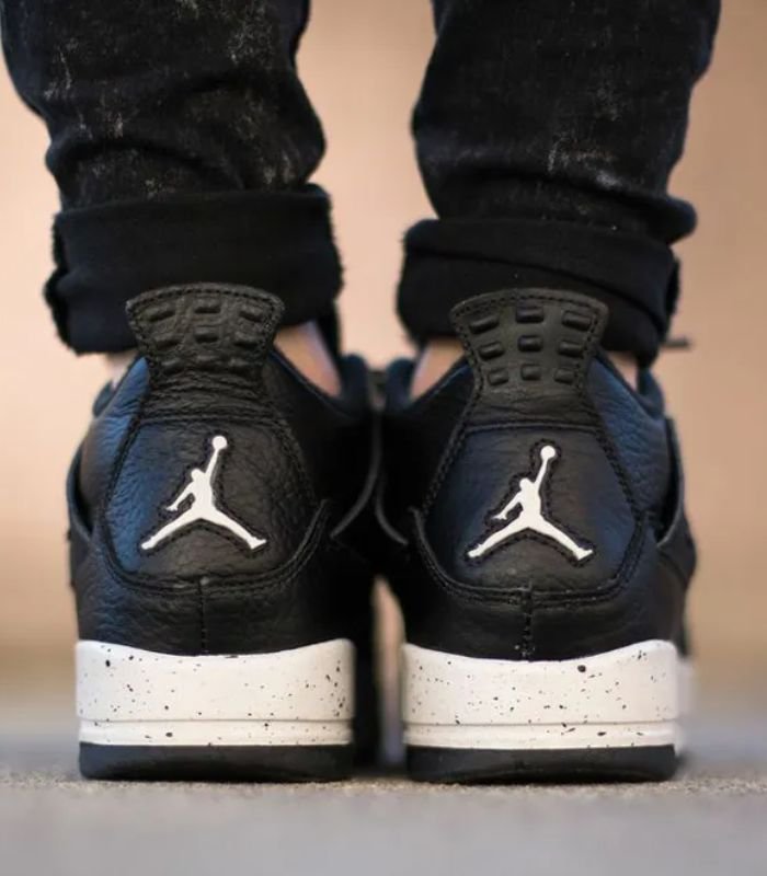 air-jordan-4-kids-sizes-oreo-arriving-04.jpg