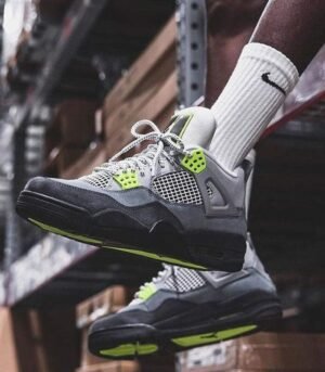 Air Jordan 4 Retro SE 95 Neon