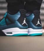 https___hypebeast.com_image_2015_03_a-closer-look-at-the-air-jordan-4-retro-teal-6.jpg