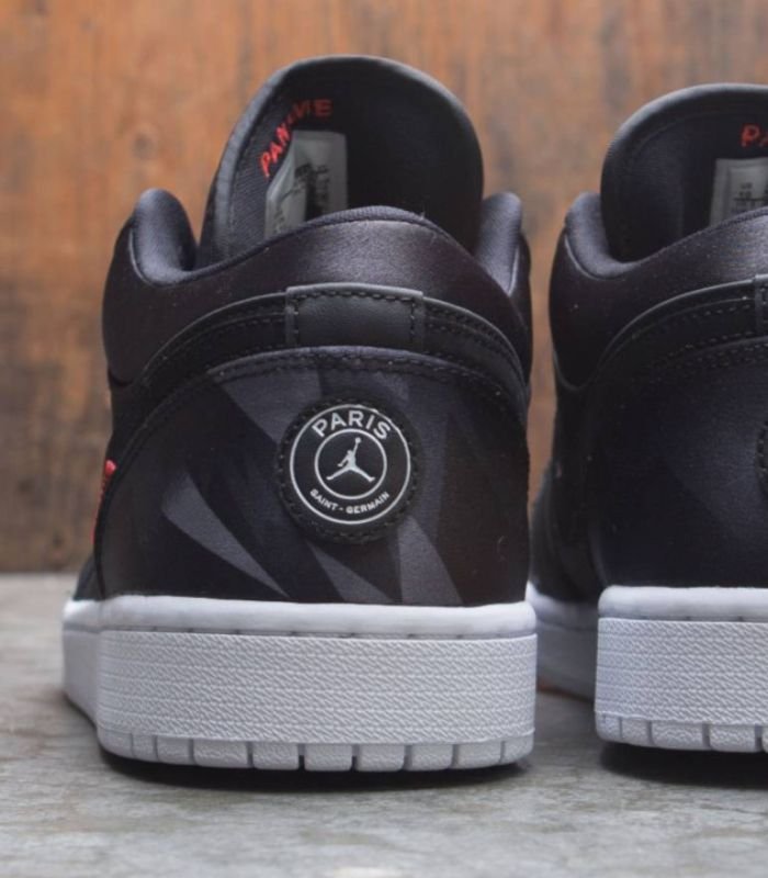 Air-Jordan-1-Low-PSG-Paris-Saint-Germain-CK0687-001-4.jpg