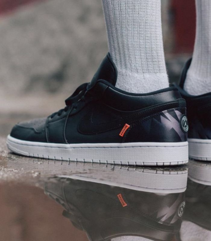 Air-Jordan-1-Low-PSG-Paris-Saint-Germain-CK0687-001-5.jpg