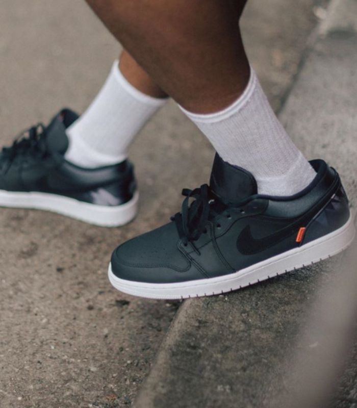Air-Jordan-1-Low-PSG-Paris-Saint-Germain-CK0687-001-6.jpg