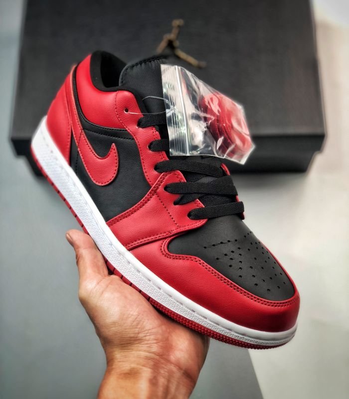 Air-Jordan-1-Low-Reverse-Bred-553558-606-2.jpg
