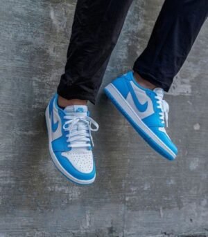 Air Jordan 1 Low SB UNC