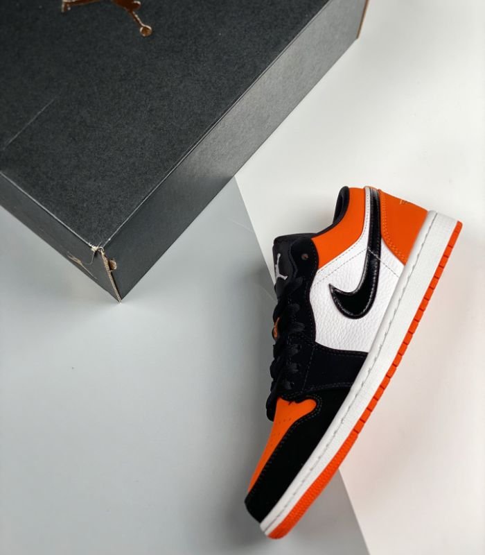 Air-Jordan-1-Low-Shattered-Backboard-553558-128-3.jpg