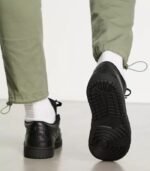 Air-Jordan-1-Low-Triple-Black-553558-091-2.jpg