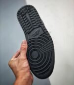 Air-Jordan-1-Low-Triple-Black-553558-091-5.jpg