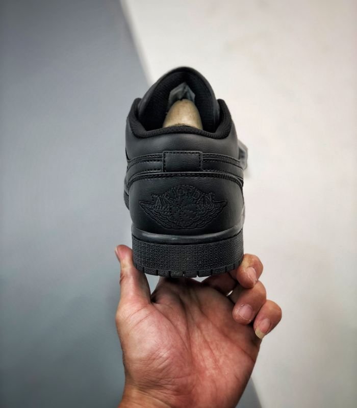 Air-Jordan-1-Low-Triple-Black-553558-091-6.jpg