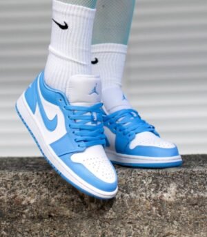 Air Jordan 1 Low UNC