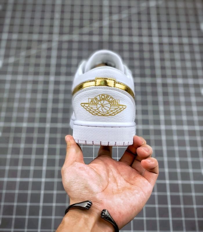 Air-Jordan-1-Low-White-Metallic-Gold-Womens-CZ4776-100-6.jpg