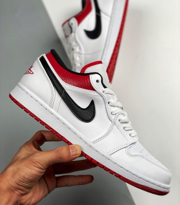 Air-Jordan-1-Low-White-University-Red-Black-553558-118-3.jpg