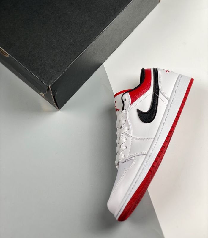 Air-Jordan-1-Low-White-University-Red-Black-553558-118-4.jpg