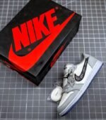 Air-Jordan-1-Retro-Low-Dior-CN8608-002-2.jpg