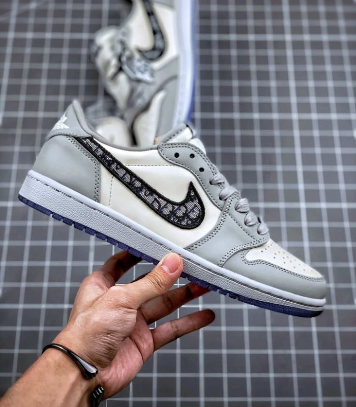 Air-Jordan-1-Retro-Low-Dior-CN8608-002-3.jpg