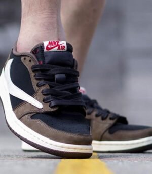 Air Jordan 1 Retro Low OG SP Travis Scott Mocha