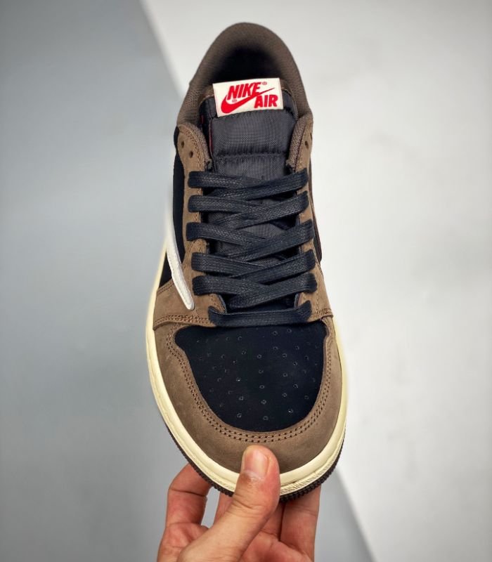 Air-Jordan-1-Retro-Low-OG-SP-Travis-Scott-Mocha-CQ4277-001-3.jpg