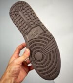 Air-Jordan-1-Retro-Low-OG-SP-Travis-Scott-Mocha-CQ4277-001-4.jpg