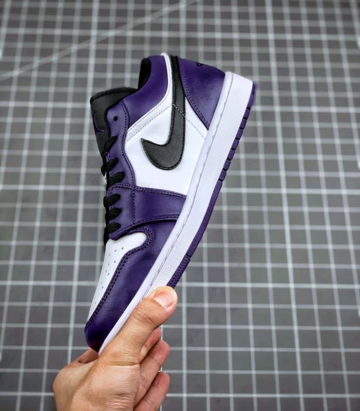 Jordan-1-Low-Court-Purple-White-553558-500-5.jpg